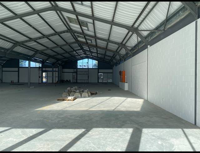298M² RETAIL TO LET IN TOKAI